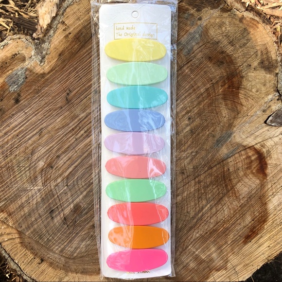 Urban Outfitters Accessories - FREE when bundled!🍭🍡10pc Candy Chunky Clip Set🍬